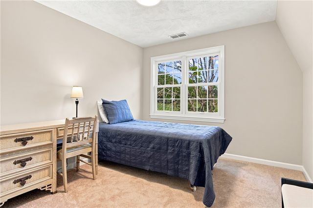 11 Hayfield Lane, Cumberland, RI 02864