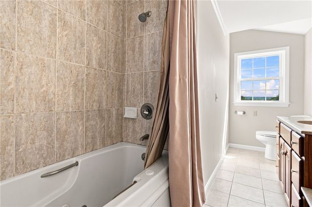 11 Hayfield Lane, Cumberland, RI 02864