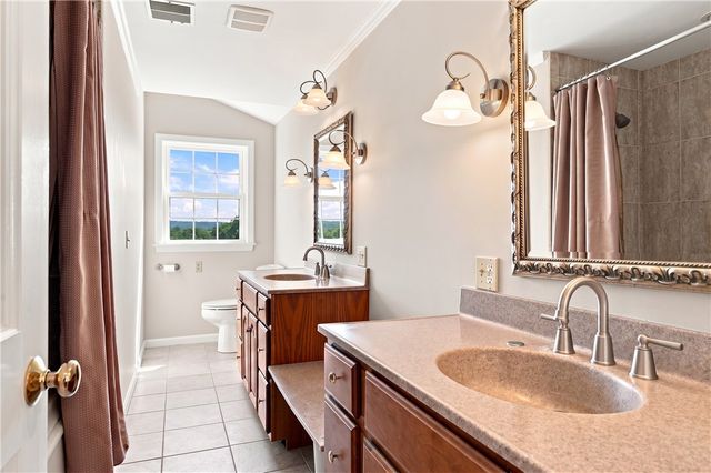 11 Hayfield Lane, Cumberland, RI 02864