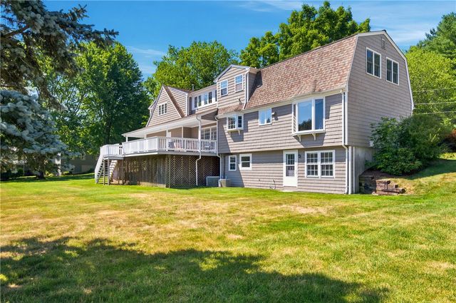 11 Hayfield Lane, Cumberland, RI 02864