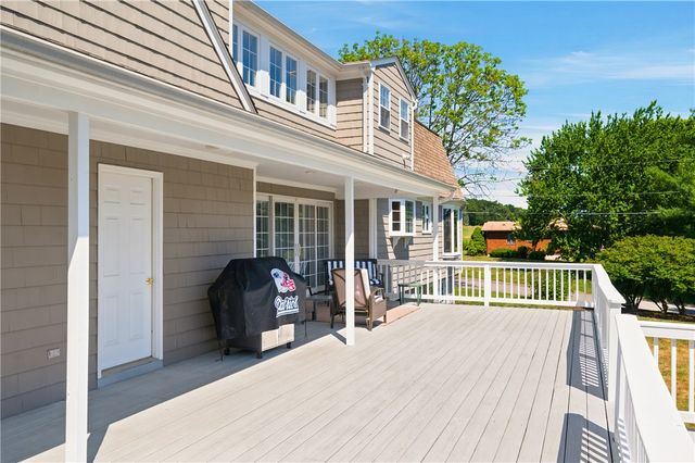 11 Hayfield Lane, Cumberland, RI 02864