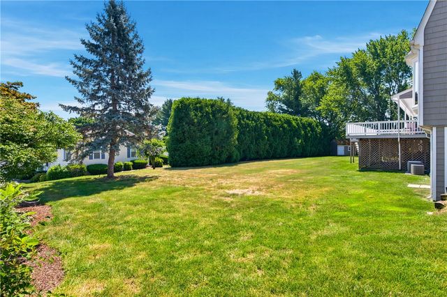 11 Hayfield Lane, Cumberland, RI 02864