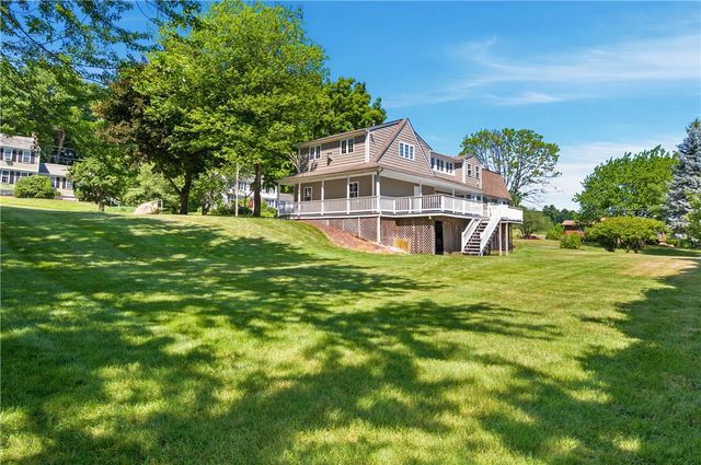 11 Hayfield Lane, Cumberland, RI 02864