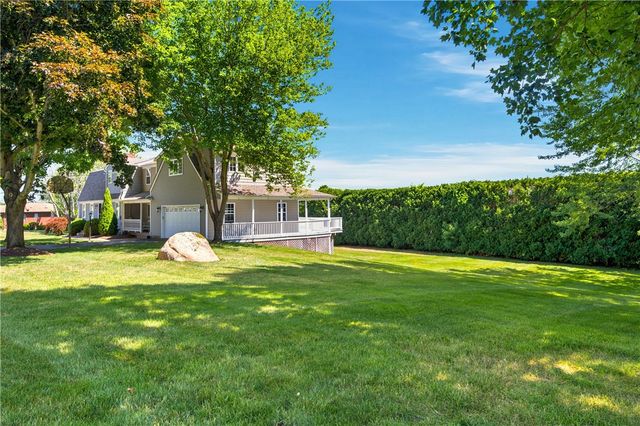 11 Hayfield Lane, Cumberland, RI 02864