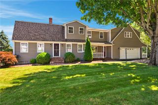 11 Hayfield Lane, Cumberland, RI 02864