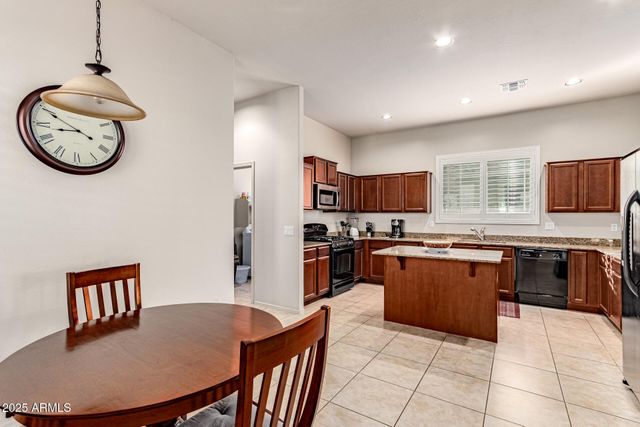 6202 E MCKELLIPS Road 135, Mesa, AZ 85215