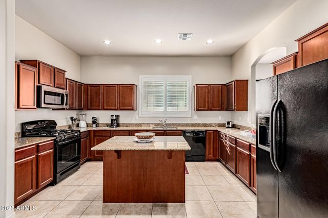 6202 E MCKELLIPS Road 135, Mesa, AZ 85215