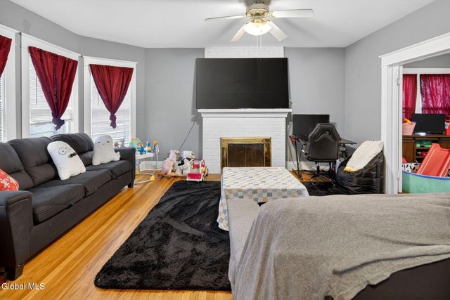 31 N Lake Avenue, Troy, NY 12180