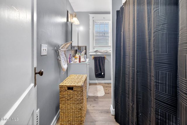 31 N Lake Avenue, Troy, NY 12180