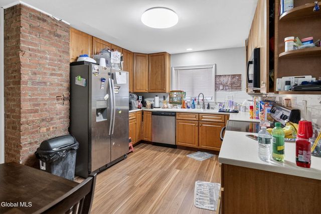 31 N Lake Avenue, Troy, NY 12180