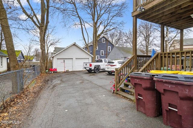 31 N Lake Avenue, Troy, NY 12180