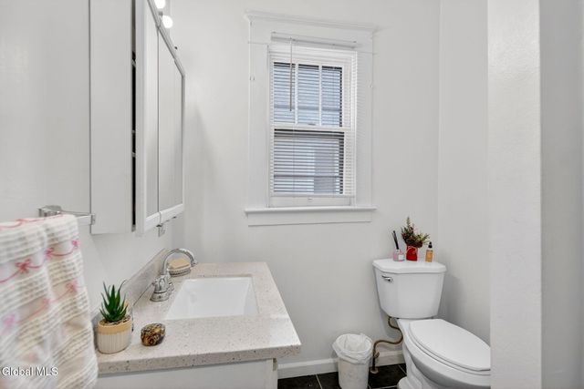 31 N Lake Avenue, Troy, NY 12180