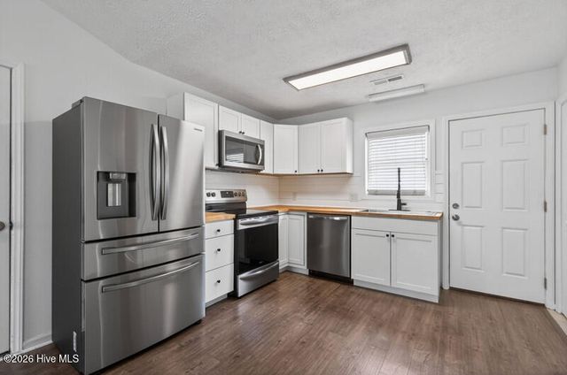 811 Gordon Woods Road, Wilmington, NC 28411