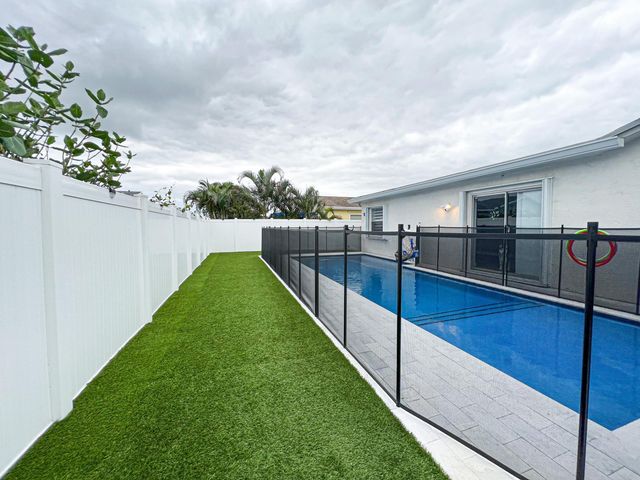 8912 SW 6th Street, Boca Raton, FL 33433