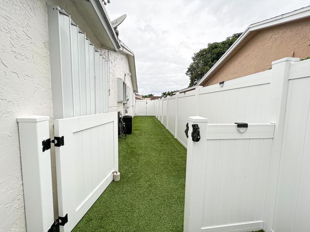 8912 SW 6th Street, Boca Raton, FL 33433