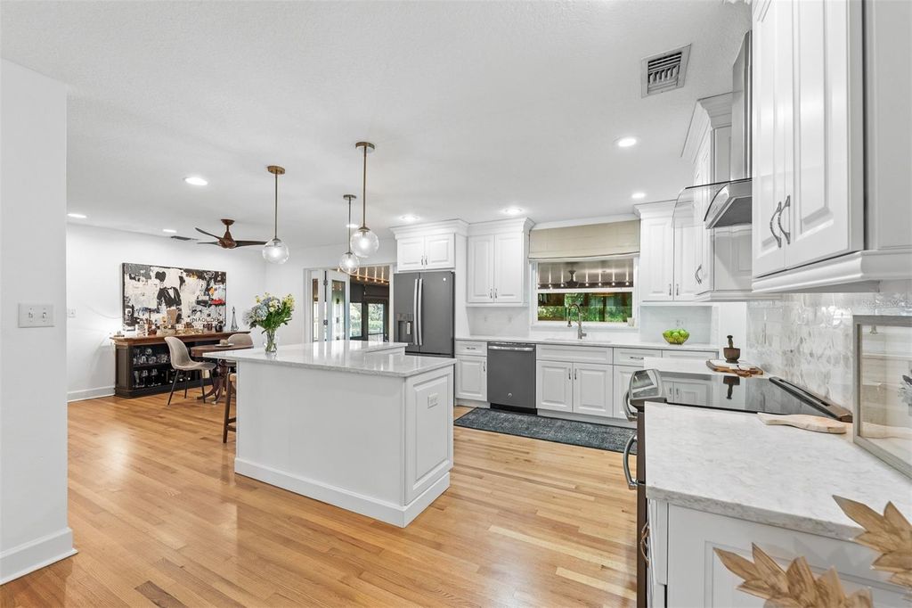 Image 14 of property listing at 1613 BIMINI DRIVE, Orlando, FL 32806