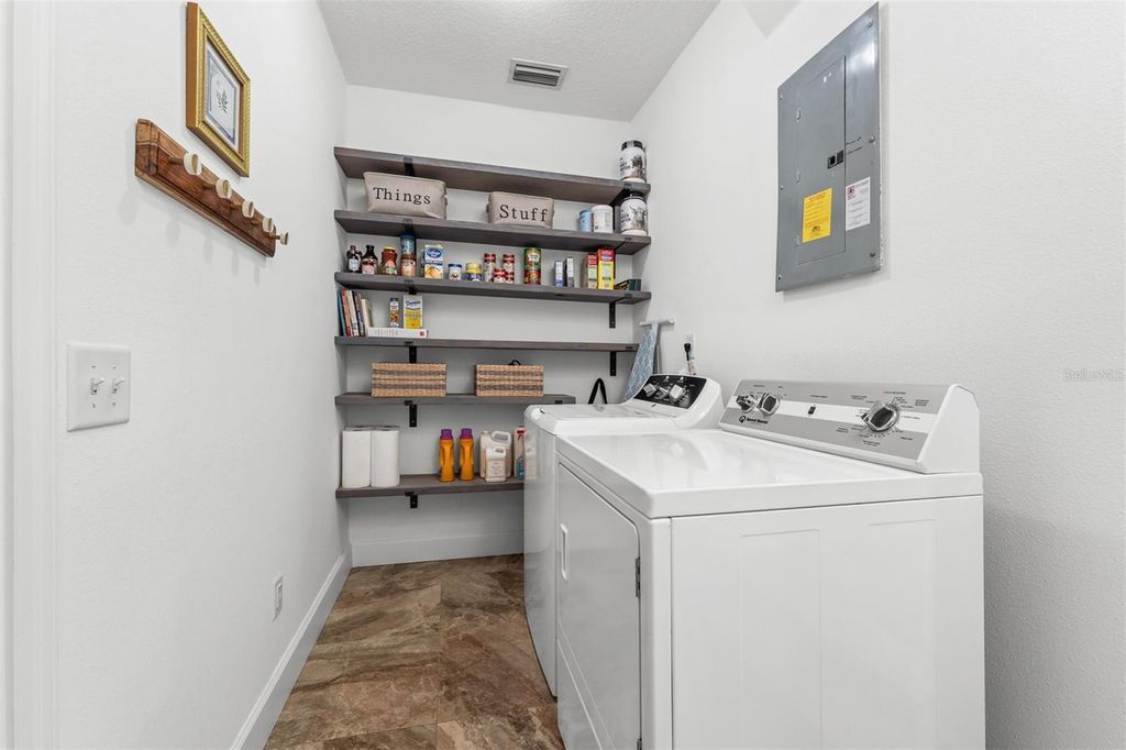 Image 19 of property listing at 1613 BIMINI DRIVE, Orlando, FL 32806