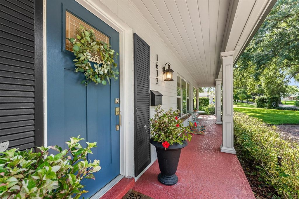 Image 5 of property listing at 1613 BIMINI DRIVE, Orlando, FL 32806