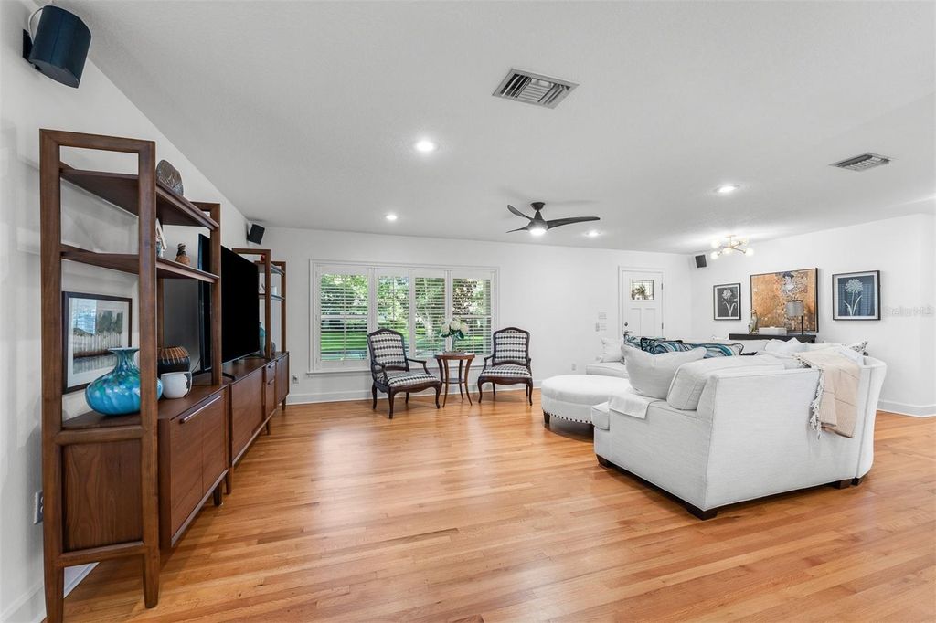 Image 7 of property listing at 1613 BIMINI DRIVE, Orlando, FL 32806