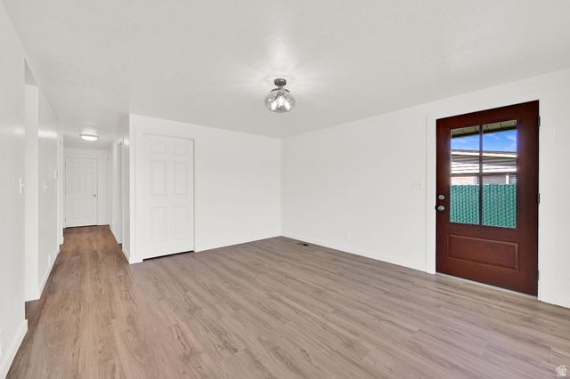 31 W GORDON AVE, Layton, UT 84041