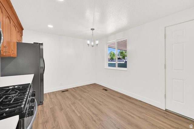 31 W GORDON AVE, Layton, UT 84041