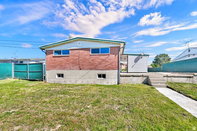 31 W GORDON AVE, Layton, UT 84041