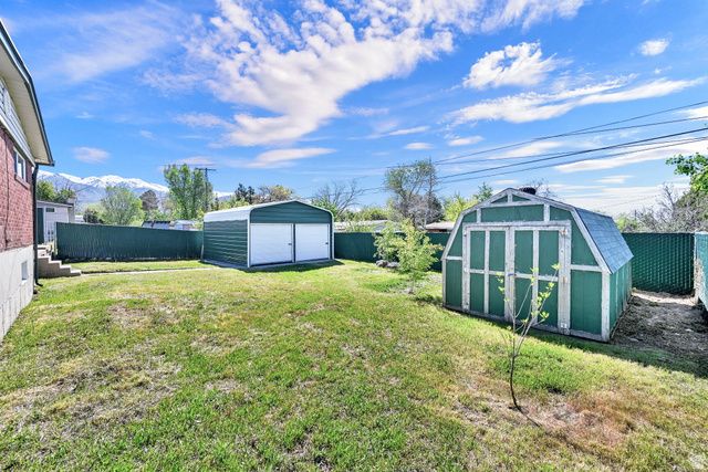 31 W GORDON AVE, Layton, UT 84041