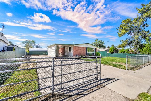 31 W GORDON AVE, Layton, UT 84041
