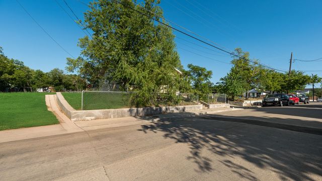 414 N Patton Avenue, Dallas, TX 75203