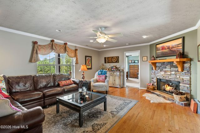 138 Foothill Estates Lane, Murphy, NC 28906