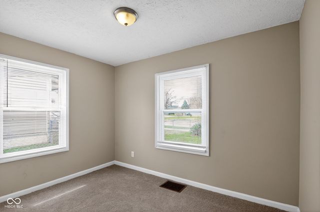 155 S 6th Avenue, Beech Grove, IN 46107