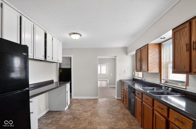 155 S 6th Avenue, Beech Grove, IN 46107