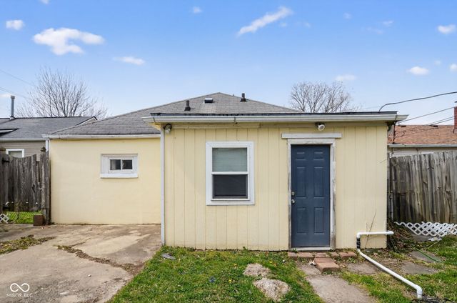155 S 6th Avenue, Beech Grove, IN 46107