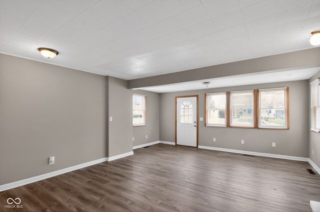 155 S 6th Avenue, Beech Grove, IN 46107
