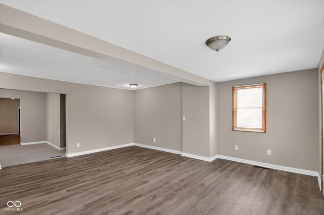 155 S 6th Avenue, Beech Grove, IN 46107