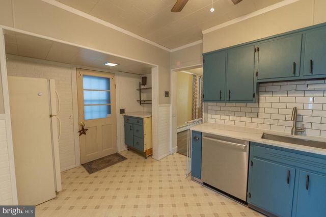 343 BROAD ST, Emmaus, PA 18049