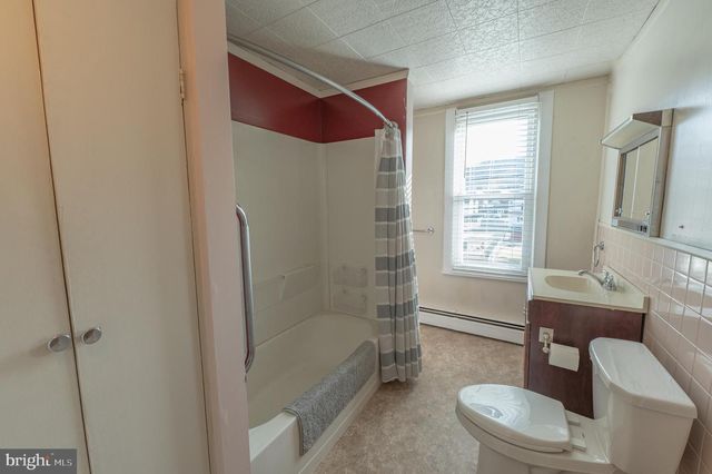 343 BROAD ST, Emmaus, PA 18049