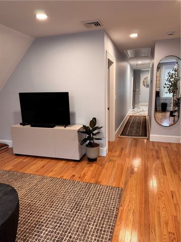 93 Chapin Avenue 3, Providence, RI 02909