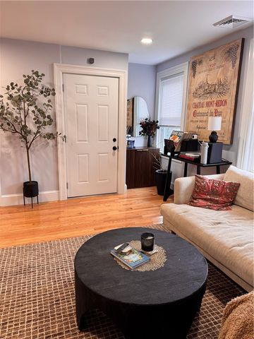 93 Chapin Avenue 3, Providence, RI 02909
