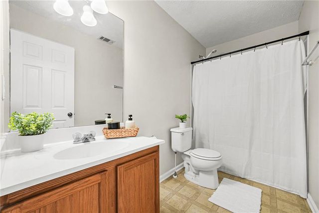 302 Oak Leaf Place, Acworth, GA 30102