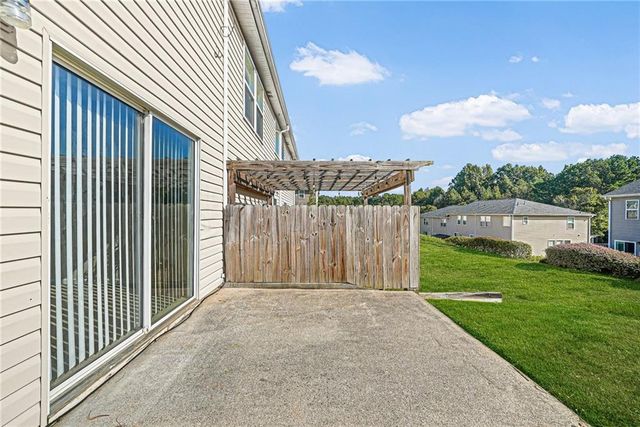 302 Oak Leaf Place, Acworth, GA 30102