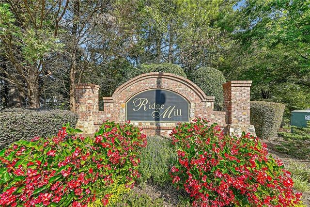 302 Oak Leaf Place, Acworth, GA 30102