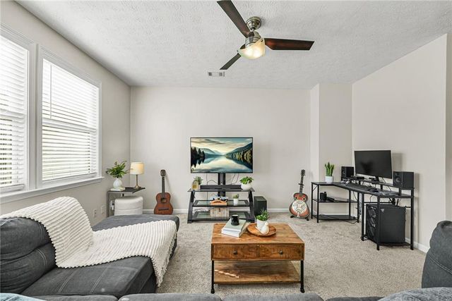 302 Oak Leaf Place, Acworth, GA 30102