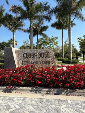 10514 Northbrook Circle, Palm Beach Gardens, FL 33412