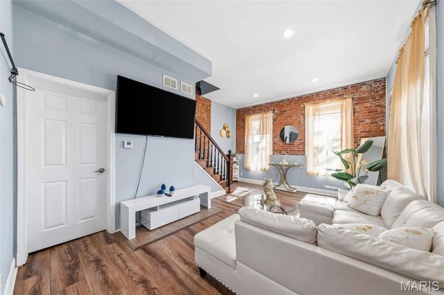 6717 Minnesota Avenue, St Louis, MO 63111