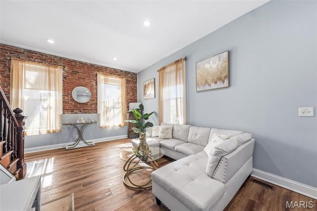 6717 Minnesota Avenue, St Louis, MO 63111