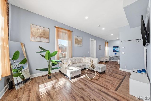 6717 Minnesota Avenue, St Louis, MO 63111