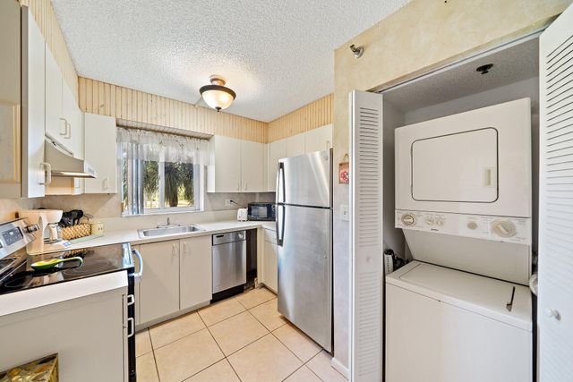 275 Palm Avenue C203, Jupiter, FL 33477