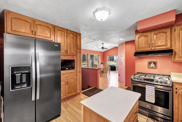 114 W WILSON AVENUE, Appleton, WI 54915