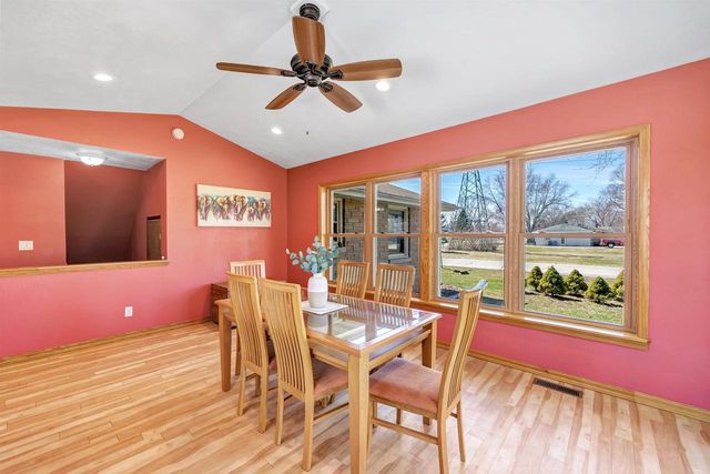 114 W WILSON AVENUE, Appleton, WI 54915